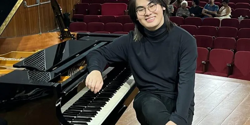 Cabo Frio recebe recital gratuito da série Jovens Pianistas com Enzo Maki no Charitas neste sábado às 18h / foto divulgação