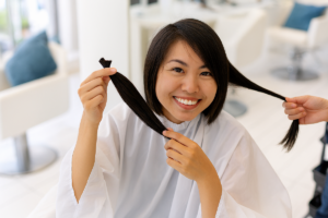 Doação de cabelo ajuda pacientes oncológicos