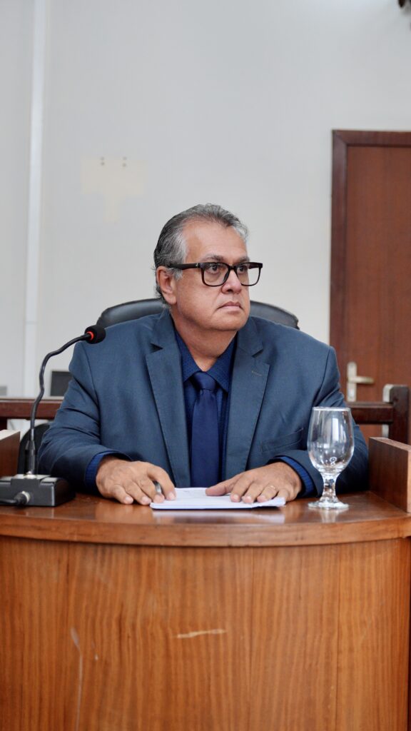 Verador Anderson Chaves em sessão da Câmara Municipal de Búzios / Crédito da Imagem: Divulgação