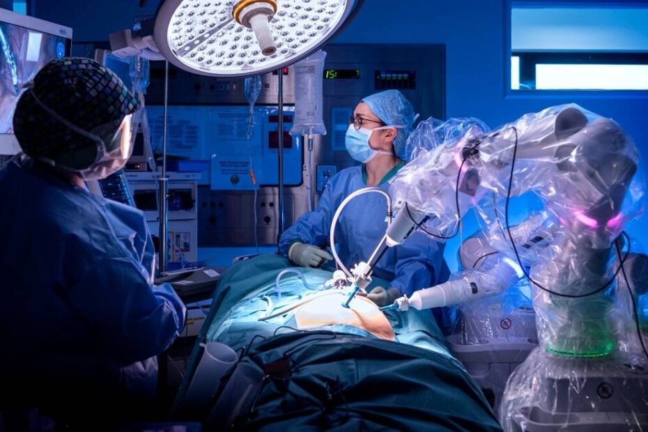CMR Surgical promove debate sobre IA e o futuro da saúde