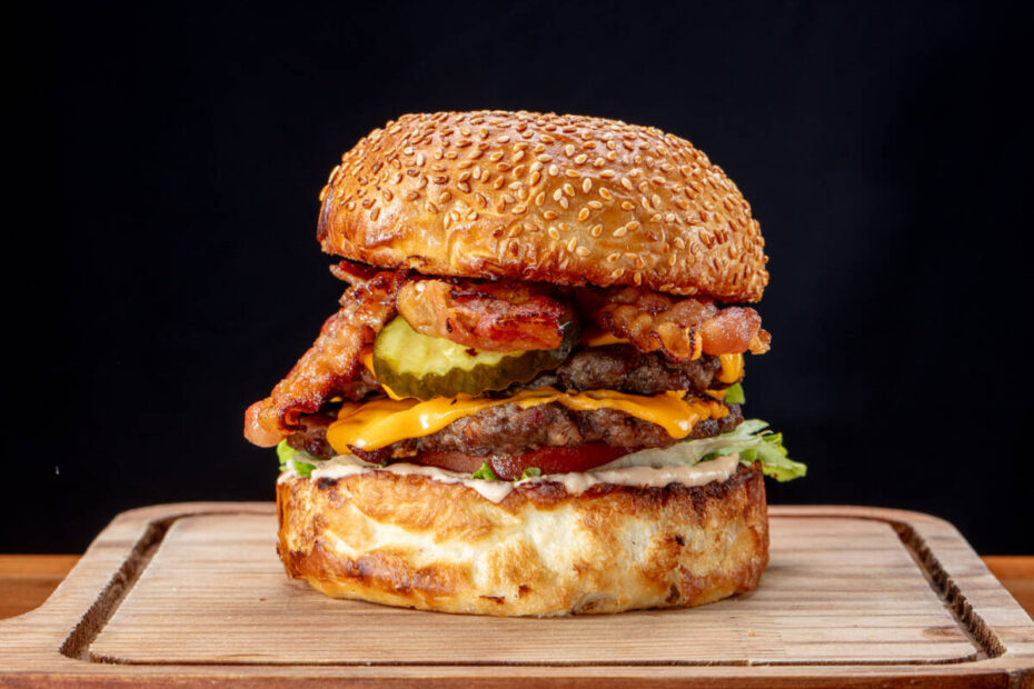 Beach Burger começa em Macaé com hambúrgueres especiais, música e programação gratuita na orla / Crédito da Imagem: Reprodução