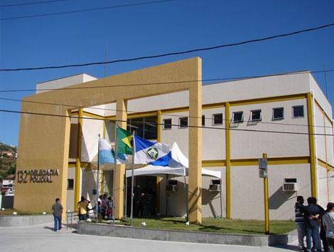 Foragido por homicídio é preso após tentativa de fuga durante abordagem policial em Arraial do Cabo hoje / Crédito da imagem: Divulgação