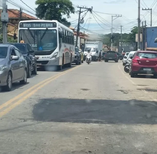 Prolagos diz que obra em Manguinhos foi programada após congestionamento e críticas em Búzios / Crédito da Imagem: Reprodução das redes sociais