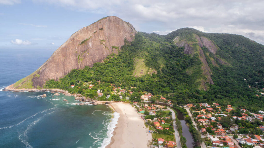 Defesa Civil resgata jovem perdido em trilha da Pedra do Elefante em Maricá após operação de buscas / Imagem: Crédto divulgação