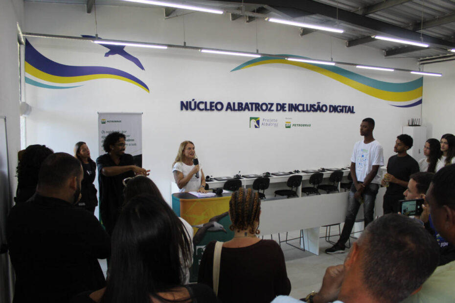 Projeto Albatroz inaugura espaço gratuito de inclusão digital com internet e computadores em Cabo Frio / Crédito da Imagem: Divulgação