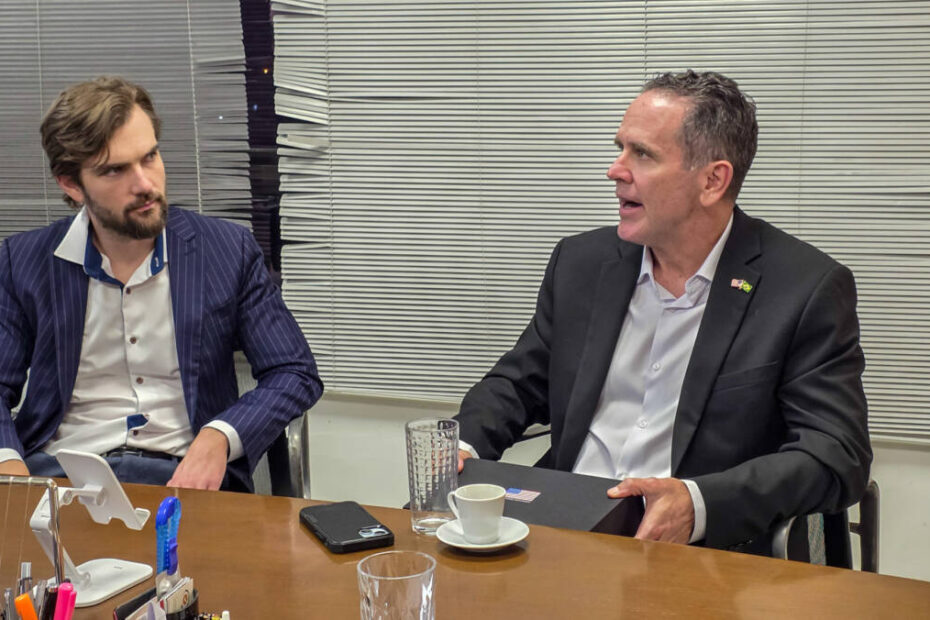 Cônsul dos Estados Unidos visita Macaé e conhece indicadores de emprego, qualificação profissional e investimentos previstos para o município I Crédito da Imagem: Divulgação PMM