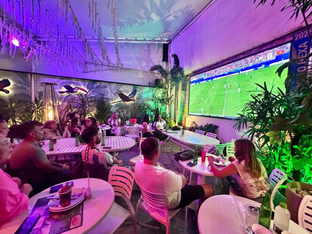 Messi marca três, Argentina vence Argélia na Copa e movimenta bares e torcedores argentinos em Búzios I Crédito da Imagem: Arquivo Prensa de Babel