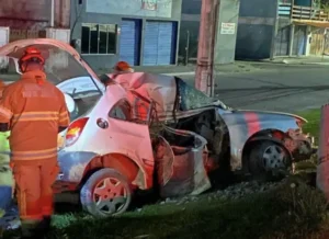 Mulher morre em acidente na RJ-106 em Tamoios