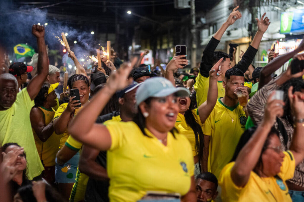Arenas da Copa reúnem torcedores em Cabo Frio durante estreia do Brasil e seguem nos próximos jogos da Seleção I Crédito das Imagens: Divulgação PMCF