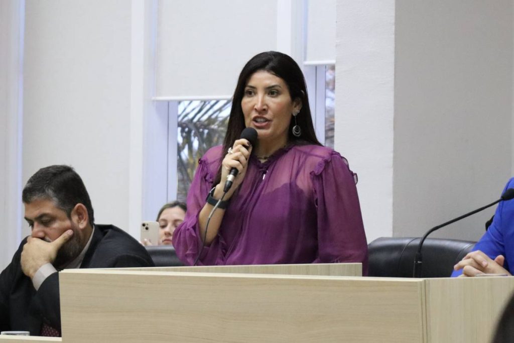 Sessão da Câmara Municipal de Macaé realizada na terça-feira (04).