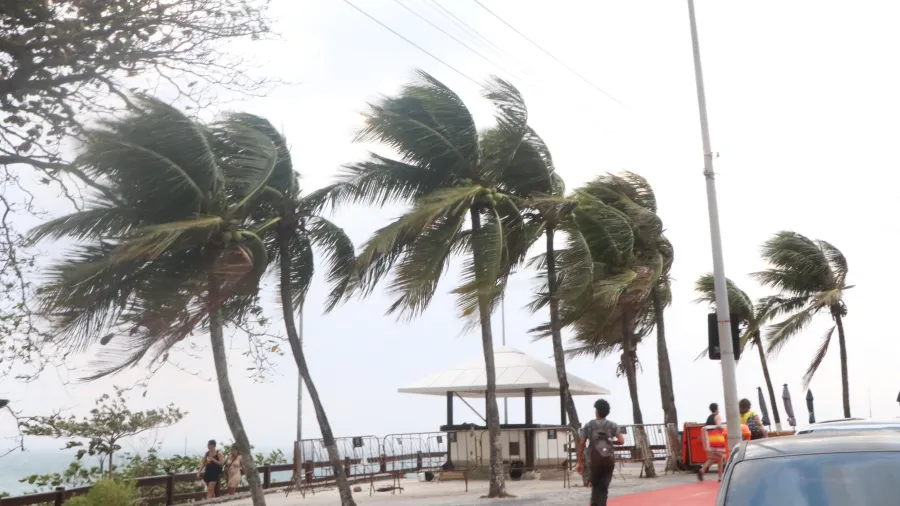 Ventos fortes atingem Búzios e cidades da Costa do Sol nesta sexta-feira (07)