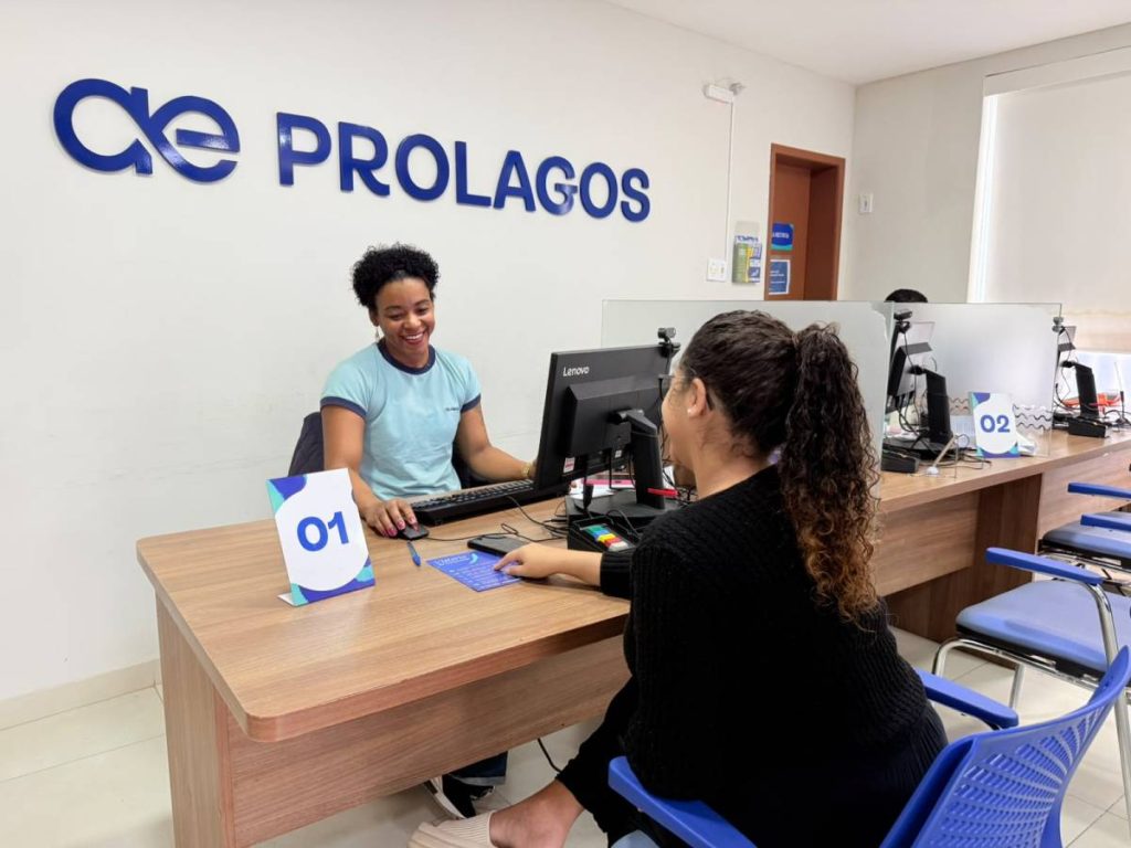 Atendimento da Prolagos para negociação de contas de água em atraso