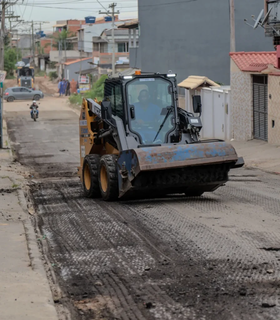 venida Central, no Monte Alegre, passa por serviços de preparação para receber novo asfalto. Crédito: Divulgação