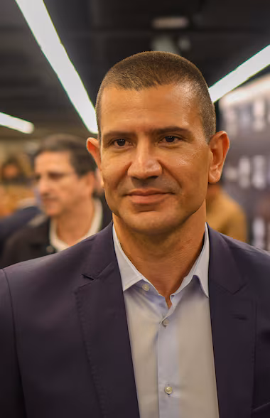 Douglas Ruas, candidato ao governo do Rio de Janeiro, após decisão que alterou o resultado eleitoral de 2026.