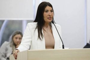 Leandra Lopes denuncia ameaças de procuradora de Macaé após críticas a publicações discriminatórias