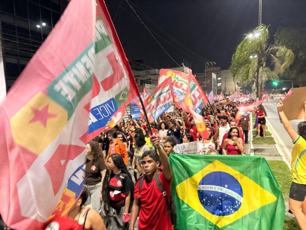 Comparativo dos votos de Lula no primeiro e no segundo turno das eleições de 2026 em Campos, Macaé e Rio das Ostras.