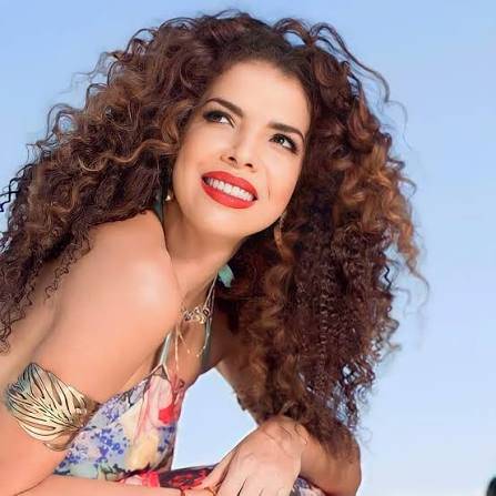 Vanessa da Mata se apresenta no Fishbone em Geribá neste sábado