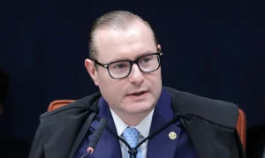 Zanin dá cinco dias para PGR e AGU se manifestarem sobre segundo turno no Rio de Janeiro