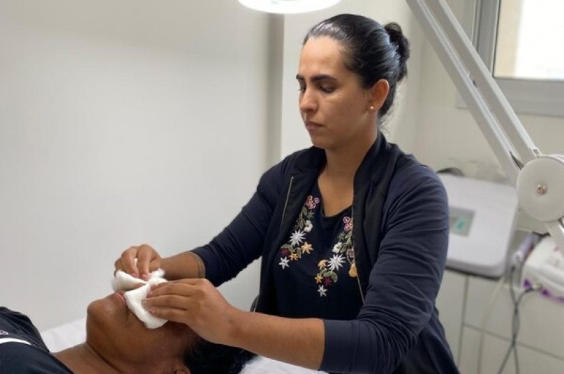 Harmonização facial sem exageros realça a beleza natural