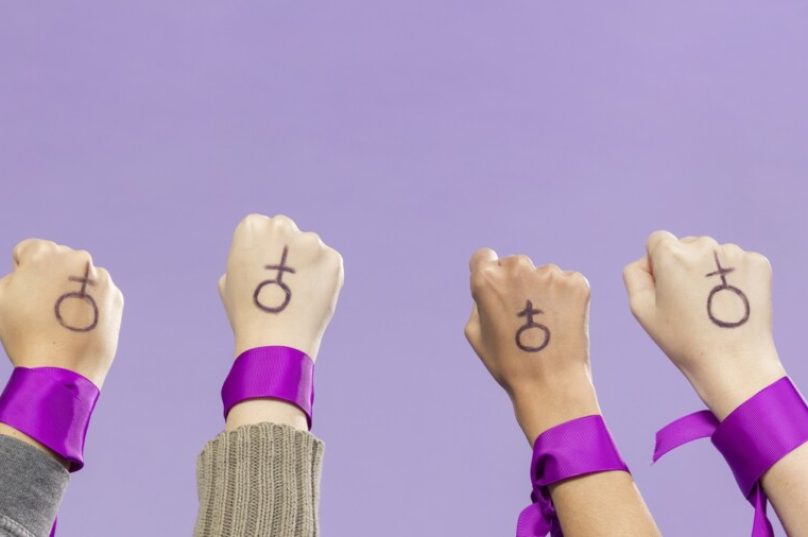 Debate nas redes é dominado por antifeminismo no Brasil