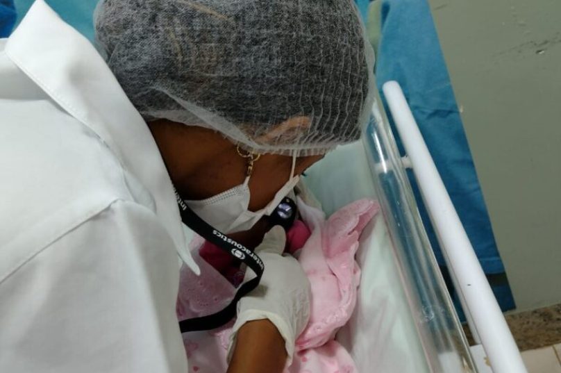 O  teste é obrigatório por lei que deve ser feito ainda na maternidade. Foto Divulgação PMAB