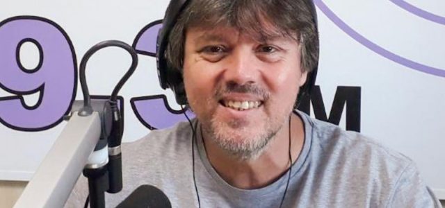 Roberto Ayres era locutor na Rádio Cabo Frio FM. Imagem: Redes Sociais