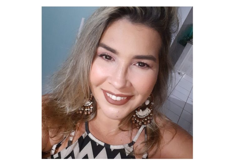 Professora Juliana Gago. Imagem: Redes Sociais | Reprodução.
