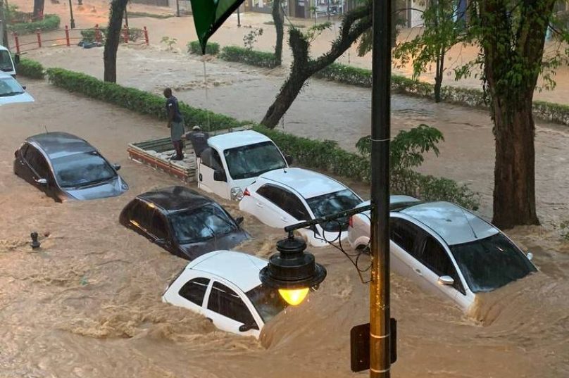 Prefeitura de Petrópolis decretou três dias de luto. | Imagem: Folha - UOL | Reprodução