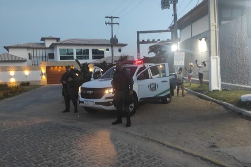 Ação de fiscalização em Búzios. Imagem: PMAB | Divulgação