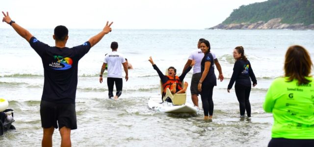 Evento "Praia Inclusiva" reuniu 90 PCDs na cidade do Guarujá