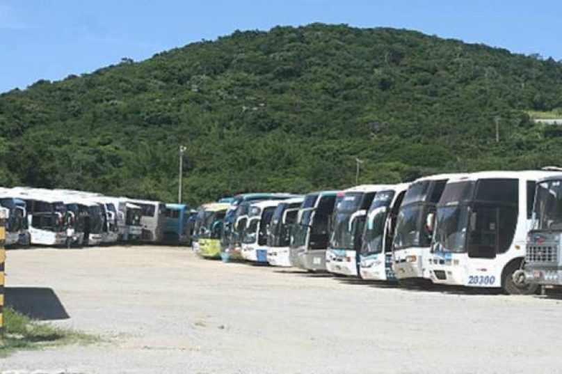 Ônibus de turismo Cabo Frio. Imagem: Prefeitura
