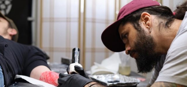 Brasileiro vence diversos prêmios de tatuagem na Flórida