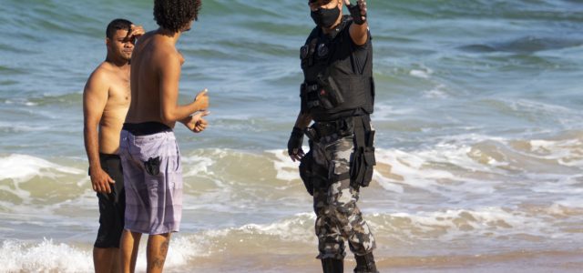 Operação de Fiscalização dispersa aglomeração em  praias de Macaé. Imagem: Bruno Campos | PMM