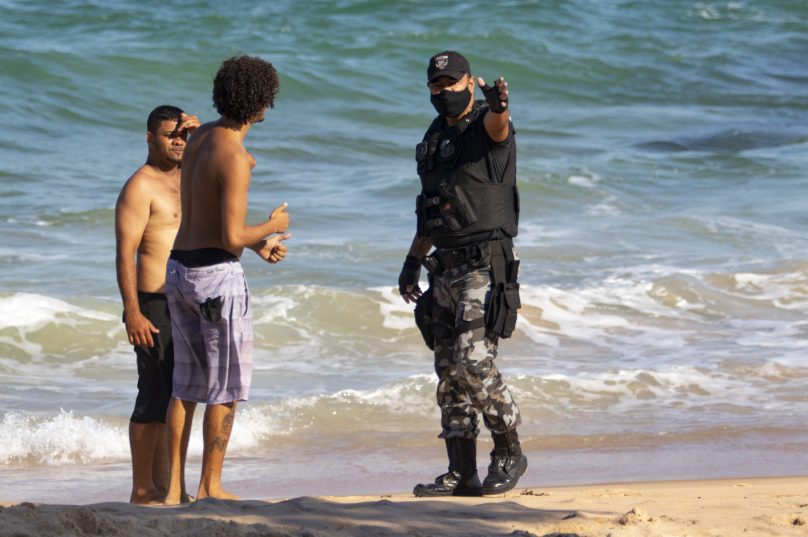 Operação de Fiscalização dispersa aglomeração em  praias de Macaé. Imagem: Bruno Campos | PMM