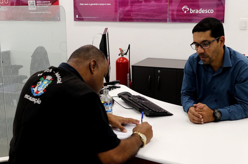 20221110 ação do procom na agencia bancaria 02 foto porao