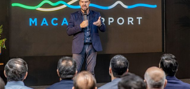 Lançamento das osbras da pista do aeroporto de Macaé - Joaquim de Azevedo Mancebo. Macaé/RJ.