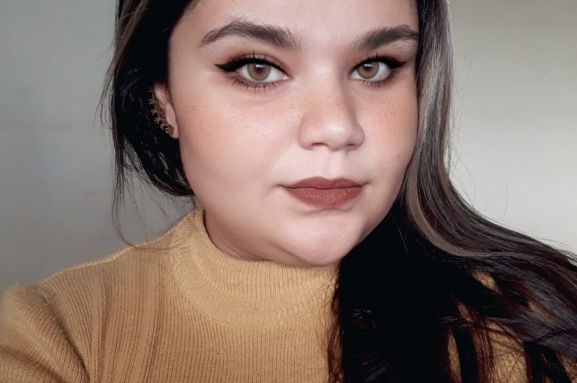 Mariana, de 24 anos, é moradora do bairro Baia Formosa e cursa a faculdade de Ciências Políticas. | Arquivo Pessoal