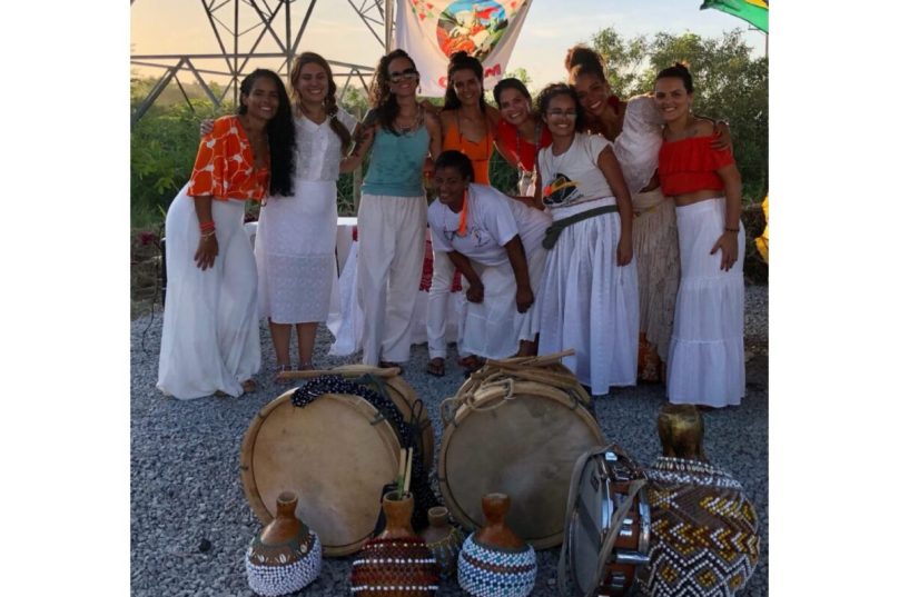 Na imagem o Coletivo de Mulheres de Estudos Percussivos de Macatu. Evento que aconteceu na Fonte do Itajuru.| Imagem: Coletivo em Movimento.