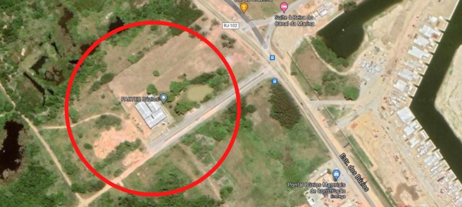 Área escolhida pela Prefeitura Búzios para implantar o novo Terminal Rodoviário, na Rasa. Imagem: Satélite 2021 / Google Maps | Reprodução