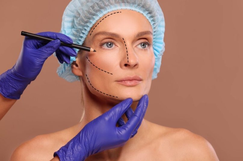 Rejuvenescimento facial deve buscar naturalidade, diz médico