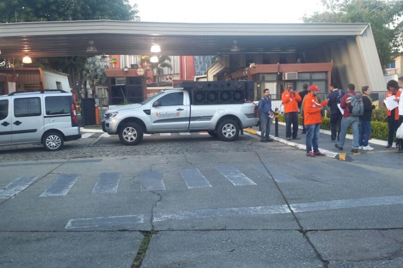 As entradas da base de Imbetiba foram fechadas.