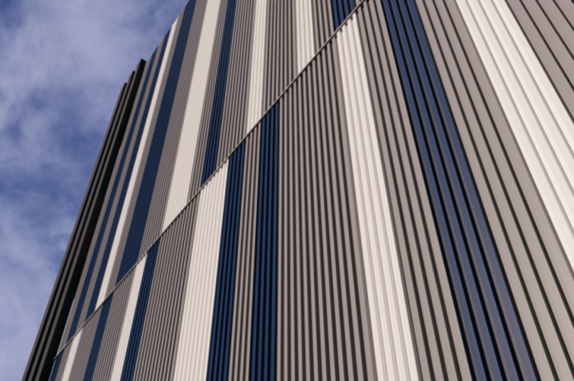 Kingspan destaca evolução das fachadas na Expo Revestir 2026