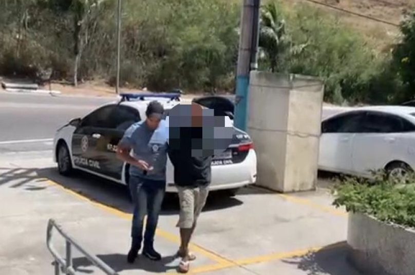 Homem de 53 anos foi preso por estupro. Imagem: Divulgação. (Foto: ASCOM delegacia de Arraial do Cabo)