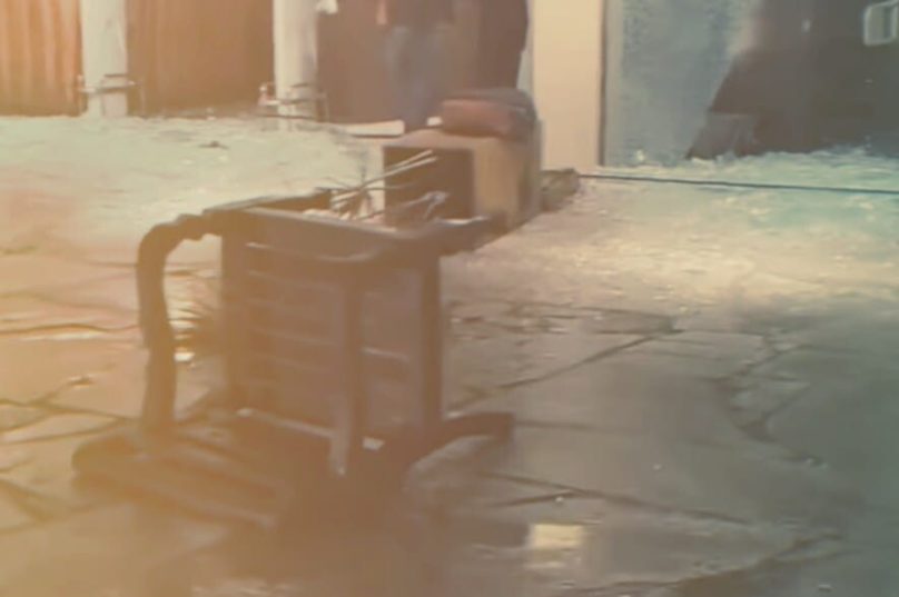 Imagem da mulher após o incidente no mercado em Manguinhos, em Búzios