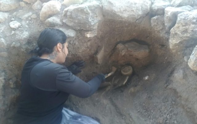 Historiadora explica o uso de radiocarbono na Arqueologia