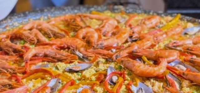 Festival itinerante traz paella marinera em restaurantes da capital paulistana