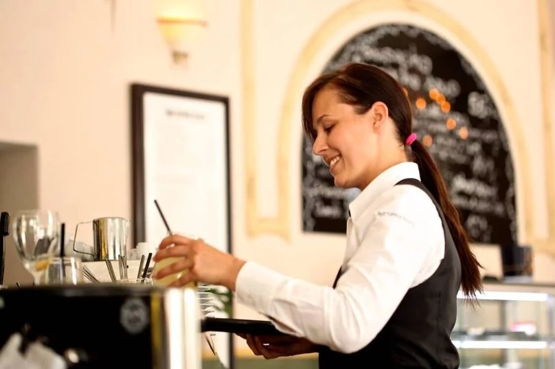 Bares e restaurantes: Sudeste e Nordeste têm mais admissões