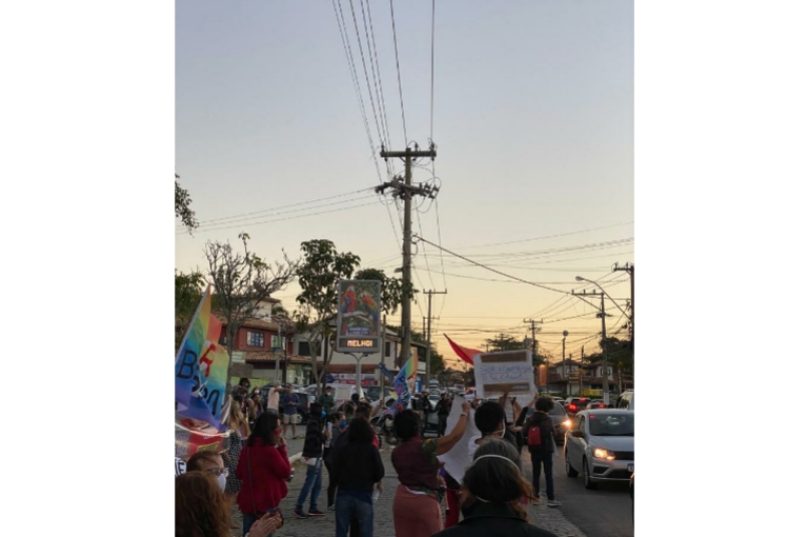Manifestação em Búzios ocorreu de forma pacífica. Imagem: Sylvana Graça e Elisa Treuherz. | Reprodução