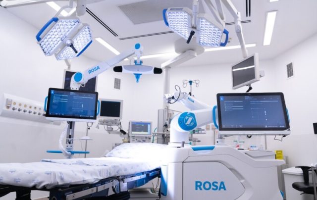 Cirurgia robótica traz benefícios a pacientes com artrose