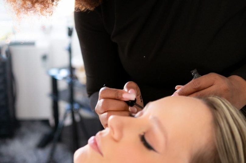 Brasileira expande negócio com produtos de beleza em Londres